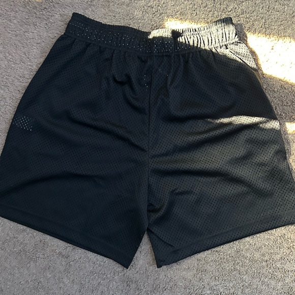 Eric Emanuel shorts black/red - Picture 3 of 3